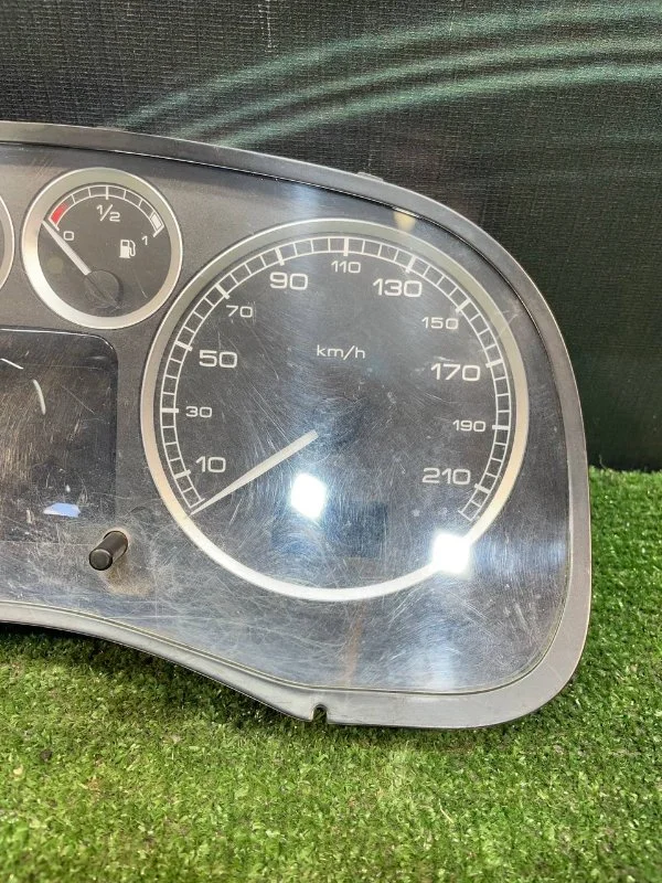 Панель приборов Peugeot 307 2005 - миниатюра 5