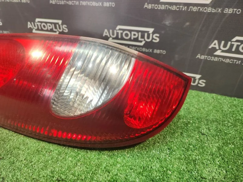 Фонарь задний левый Nissan Almera Tino УНИВЕРСАЛ - миниатюра 4