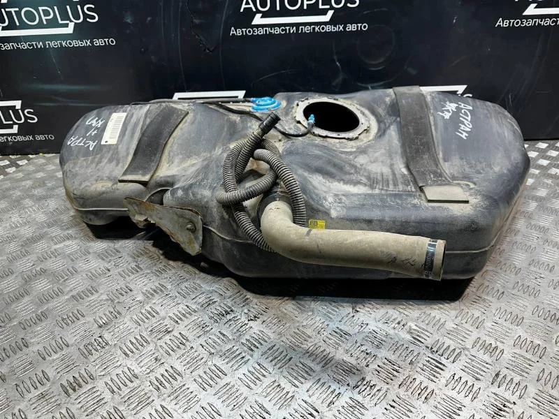 Топливный бак Opel Astra H 3 ХЭТЧЕБЕК 1.6 Z16XER - миниатюра 2