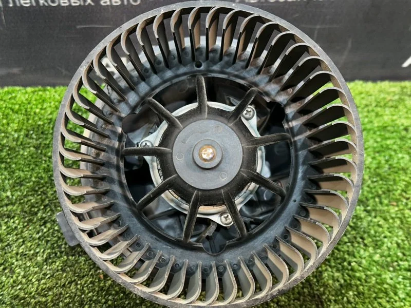Моторчик печки Renault Megane СЕДАН K4MW761 2005 - миниатюра 2
