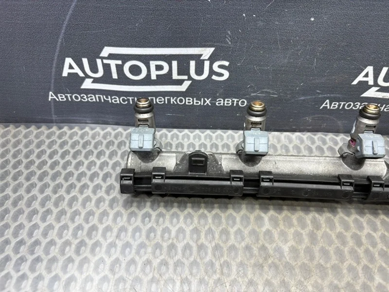 Топливная рампа Volkswagen Golf AKQ 1997-2006 - миниатюра 6