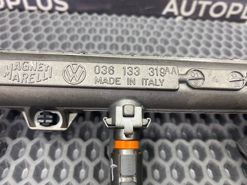 Топливная рампа Volkswagen Golf AKQ 1997-2006 - миниатюра 10