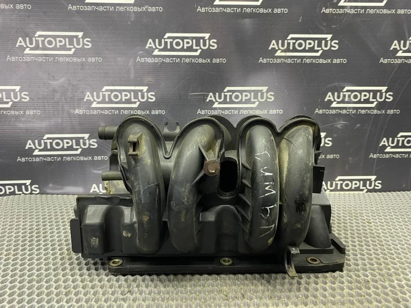 Впускной коллектор Renault Symbol 1.4 K7J700 2004 - миниатюра 7