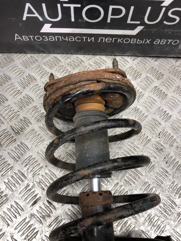 Стойка подвески передняя левая Mitsubishi Lancer - миниатюра 2
