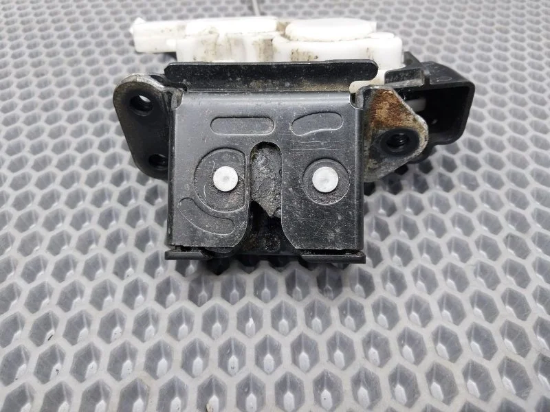 Замок багажника Mazda CX7 2.3 L3-VDT 2006-2009 - миниатюра 10