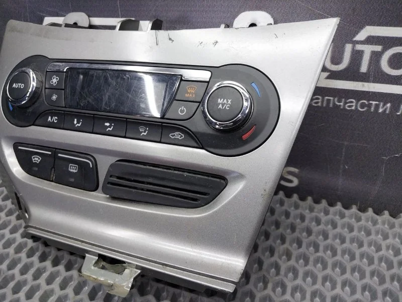 Блок управления климат-контролем Ford Focus - миниатюра 3