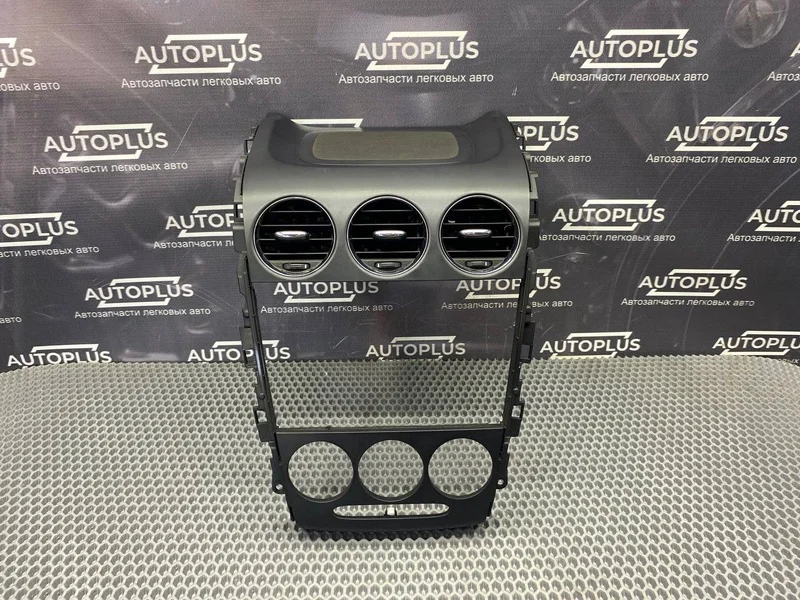Центральная накладка торпеды Mazda CX7 2.3 L3-VDT
