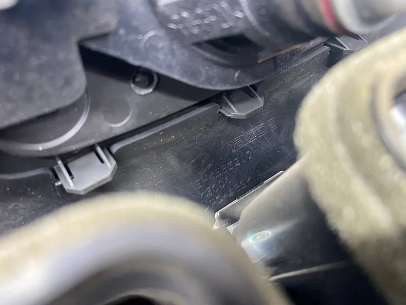 Центральная накладка торпеды Mazda CX7 2.3 L3-VDT - миниатюра 10