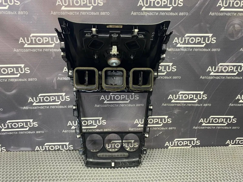 Центральная накладка торпеды Mazda CX7 2.3 L3-VDT - миниатюра 8