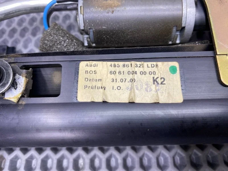 Шторка окна Audi A6 СЕДАН C5 2.4 APS - миниатюра 10