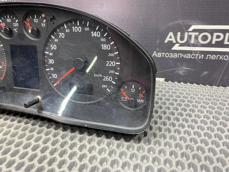 Панель приборов Audi A6 СЕДАН C5 2.4 APS - миниатюра 4
