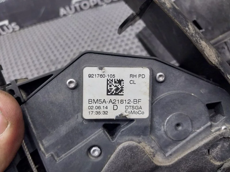 Замок боковой двери передний правый Ford Focus - миниатюра 10