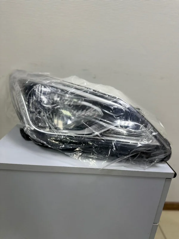 Фара галогеновая передняя левая Hyundai Solaris - изображение 1