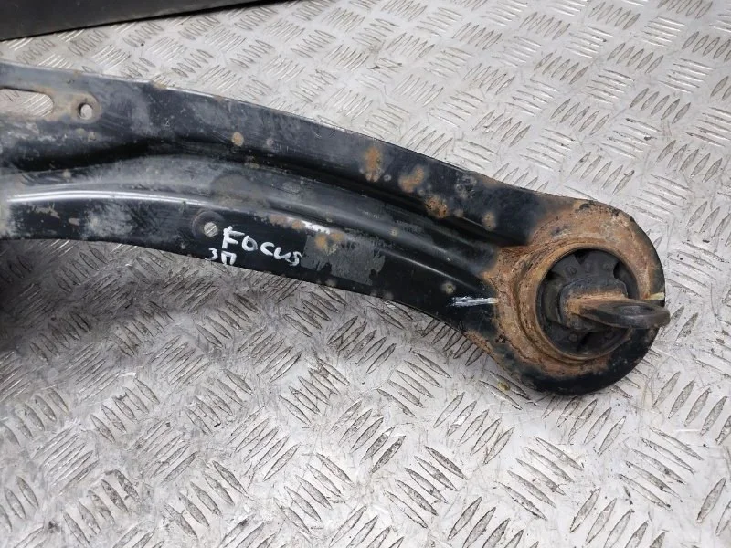 Кулак со ступицей задний правый Ford Focus ХЭТЧБЕК - миниатюра 9