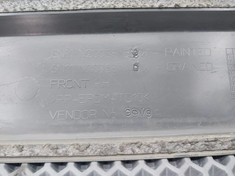 Молдинг двери Ford Fusion УНИВЕРСАЛ 1.4 FXJA 2009 - миниатюра 9