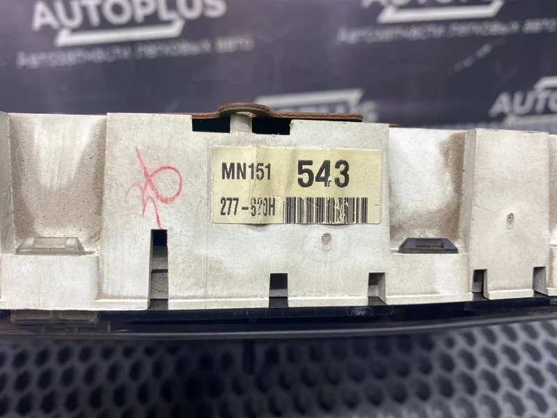 Панель приборов Mitsubishi Lancer СЕДАН 4G13 2007 - миниатюра 10