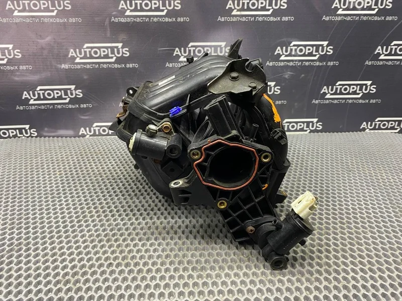 Впускной коллектор Mazda 3 СЕДАН 1.6 Z6 2008 - миниатюра 5