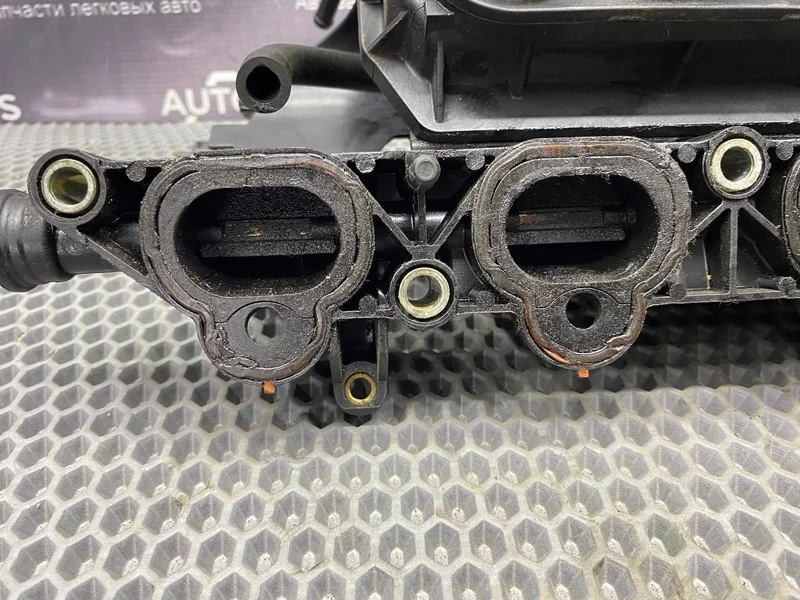 Впускной коллектор Mazda 3 СЕДАН 1.6 Z6 2008 - миниатюра 7