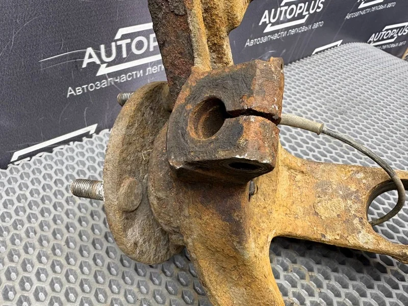 Поворотный кулак со ступицей передний правый Ford - миниатюра 9