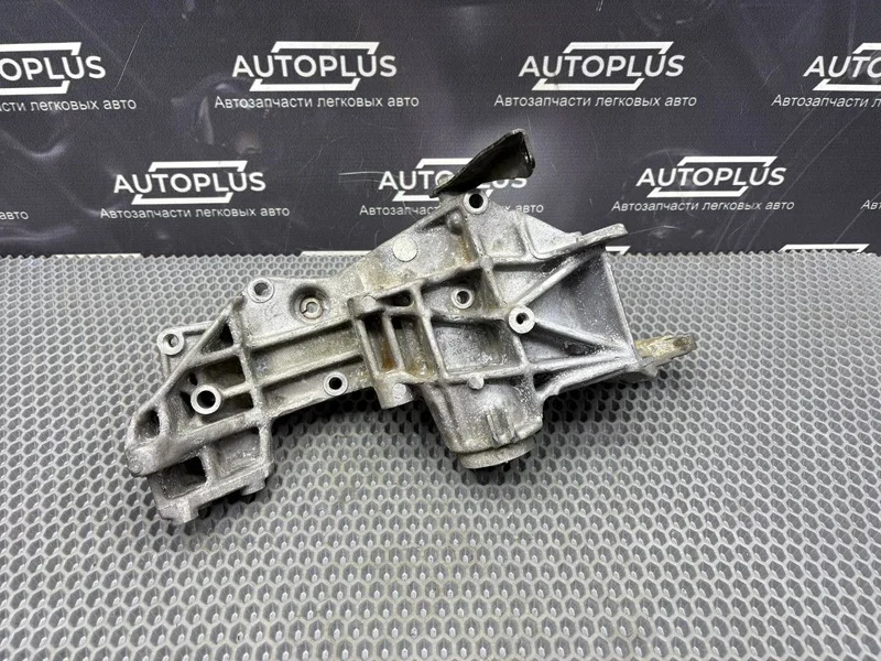 Кронштейн генератора Audi A4 B5 1.6 ADP - миниатюра 7
