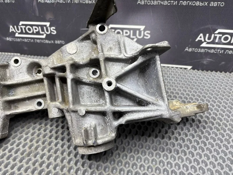 Кронштейн генератора Audi A4 B5 1.6 ADP - миниатюра 9