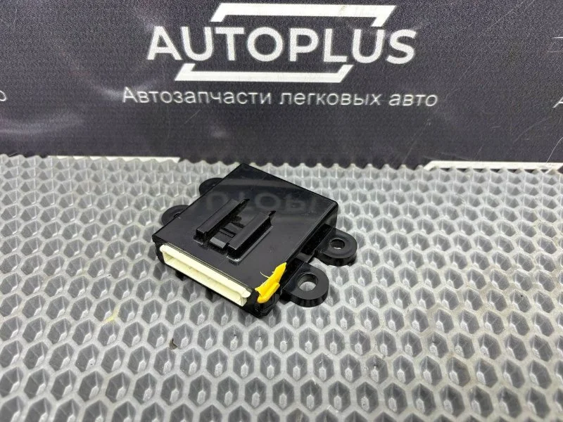 Блок управления центральным замком Mitsubishi - изображение 1