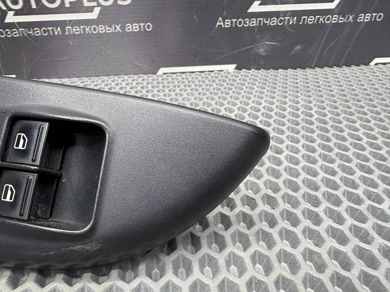 Блок управления стеклоподъемниками Skoda Octavia - миниатюра 2