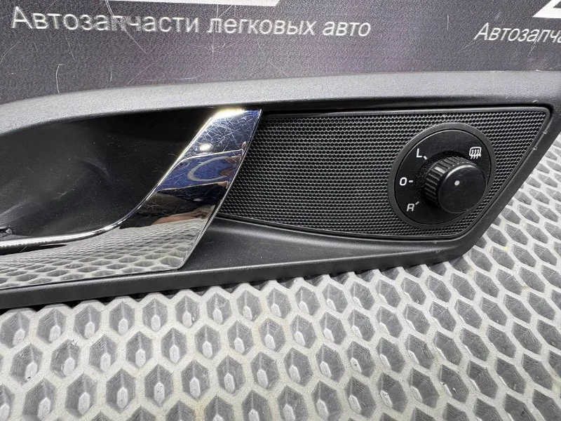 Внутренняя ручка двери передняя левая Skoda - миниатюра 4