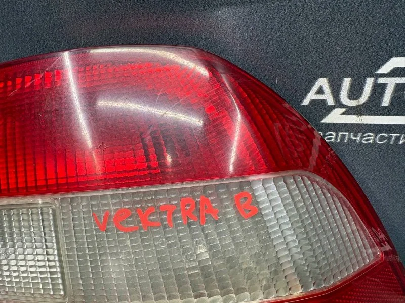 Фонарь задний правый Opel Vectra B УНИВЕРСАЛ 1.6 - миниатюра 3