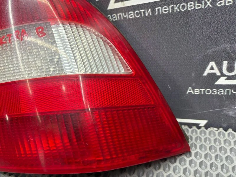 Фонарь задний правый Opel Vectra B УНИВЕРСАЛ 1.6 - миниатюра 5