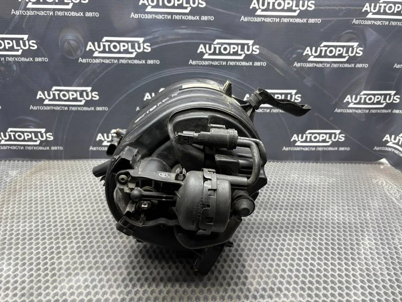 Впускной коллектор Opel Vectra C СЕДАН Z18XER 2008 - миниатюра 4