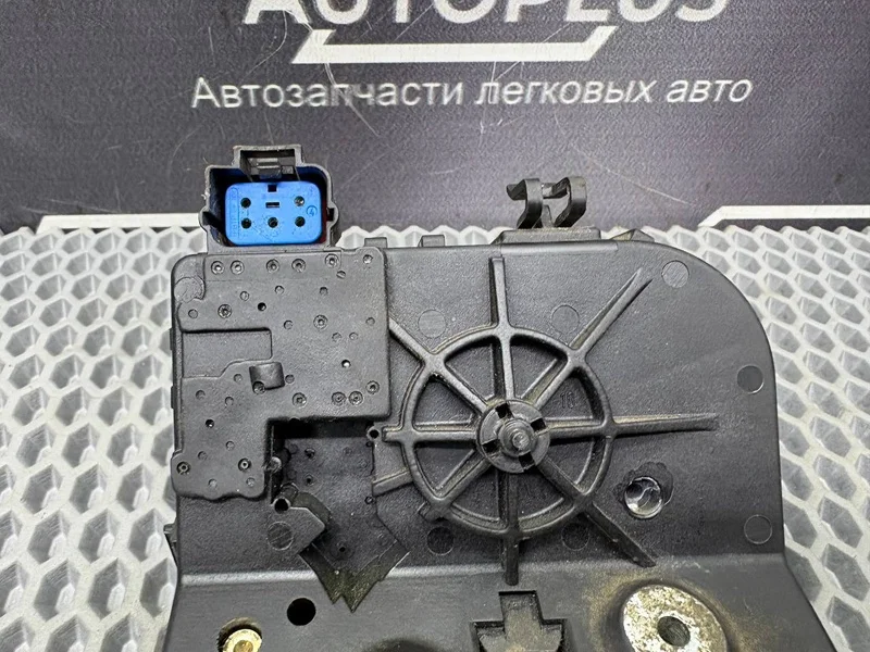 Замок багажника Ford Focus СЕДАН 1.6 CDDA 2003 - миниатюра 2