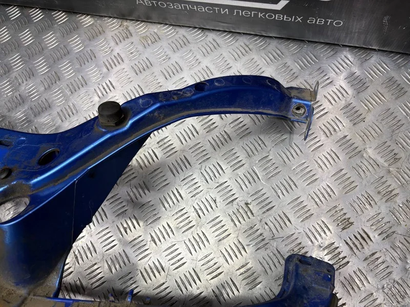 Верхняя рамка телевизора передняя Ford Focus СЕДАН - миниатюра 5