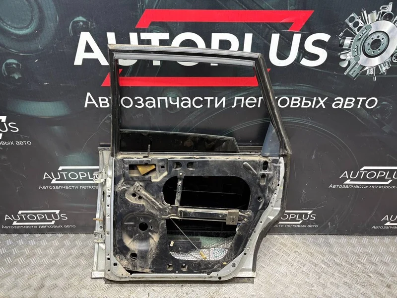 Дверь боковая задняя правая Audi 100 C3 СЕДАН 2.6 - миниатюра 8