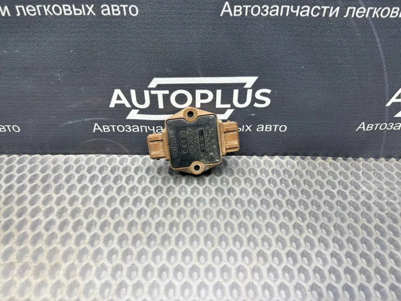 Коммутатор зажигания Audi 100 C3 СЕДАН 2.6 ABC - изображение 1