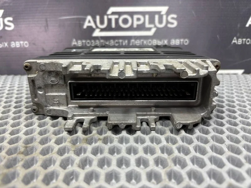 Блок управления двигателем Volkswagen Golf 3 - миниатюра 7