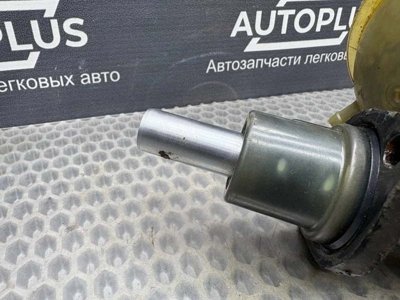 Главный тормозной цилиндр Audi 100 C3 СЕДАН 2.6 - миниатюра 4