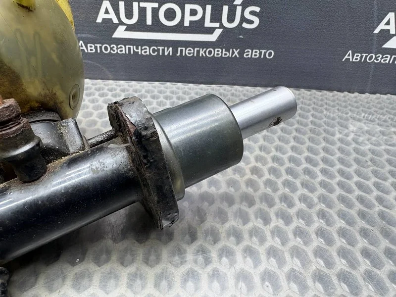Главный тормозной цилиндр Audi 100 C3 СЕДАН 2.6 - миниатюра 8
