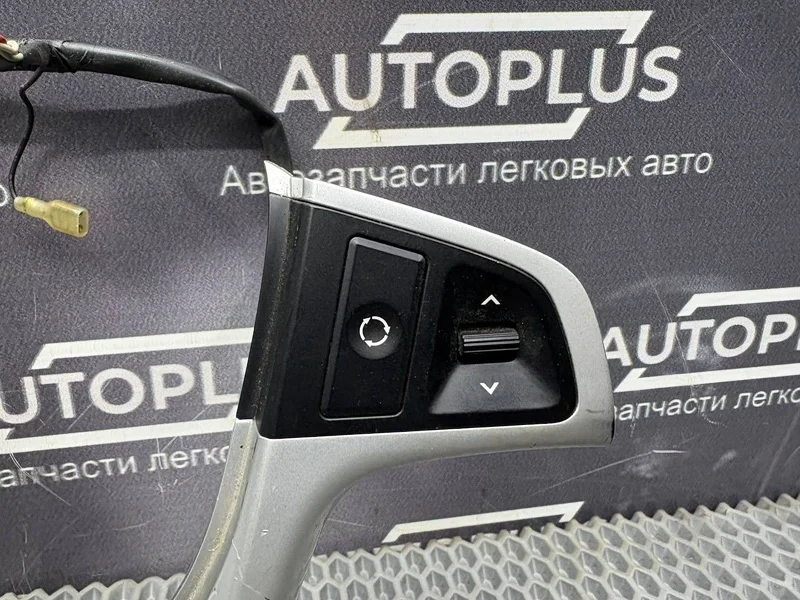 Кнопки на руль Hyundai Solaris СЕДАН G4FA - миниатюра 2