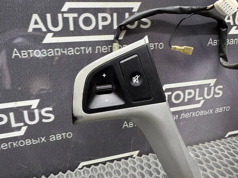 Кнопки на руль Hyundai Solaris СЕДАН G4FA - миниатюра 6