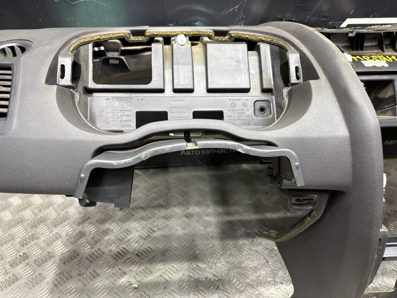 Торпедо Renault Megane СЕДАН K4M812 2007 - миниатюра 8
