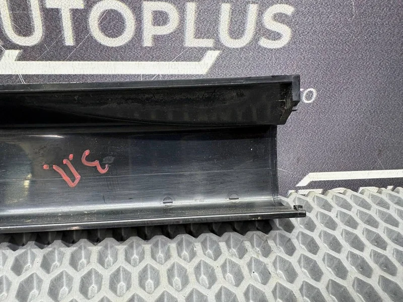 Заглушка рейлинга задняя правая Mitsubishi - миниатюра 8