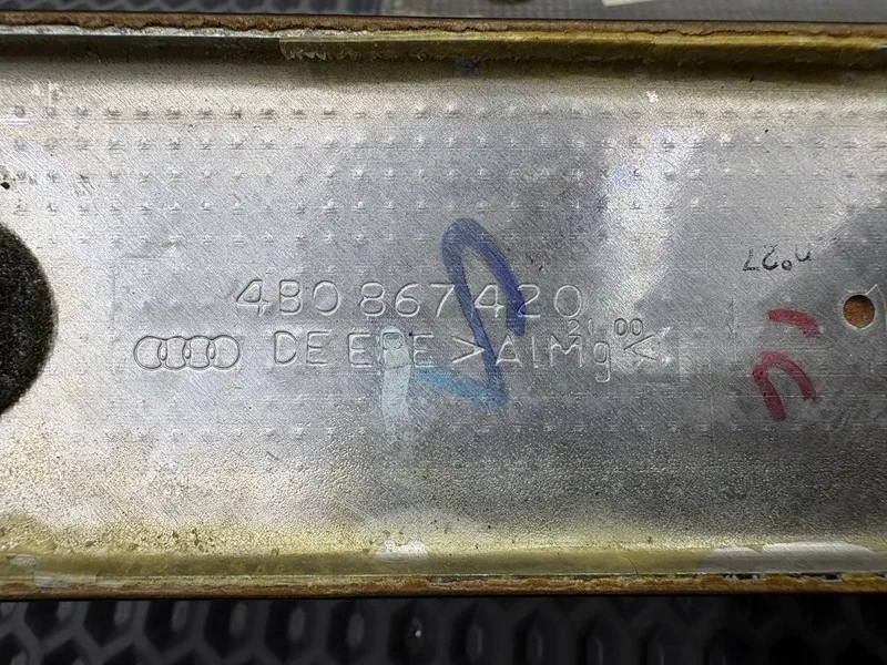 Накладка в салоне Audi A6 СЕДАН C5 2.4 APS - миниатюра 9
