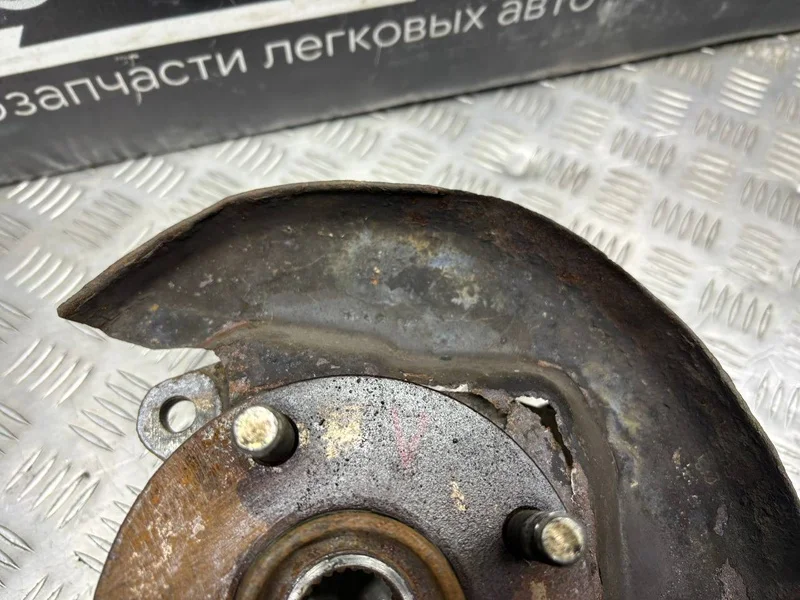 Поворотный кулак со ступицей передний левый Toyota - миниатюра 4