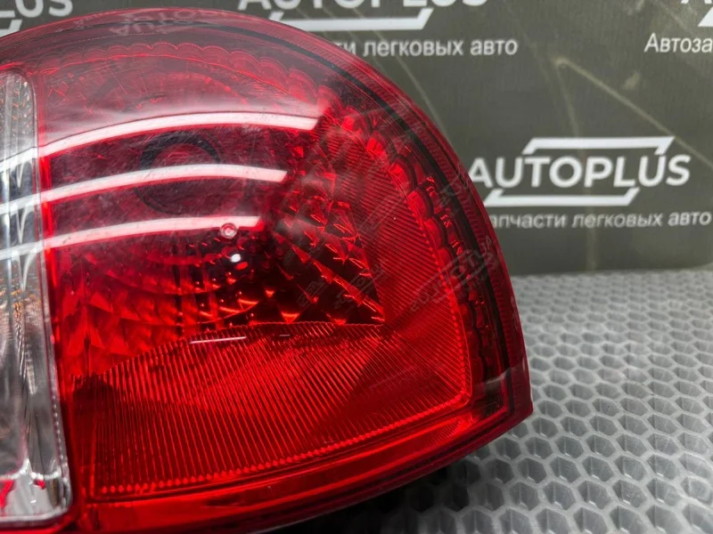 Фонарь задний правый Lada Kalina ХЭТЧБЕК 1.4 11194 - миниатюра 2