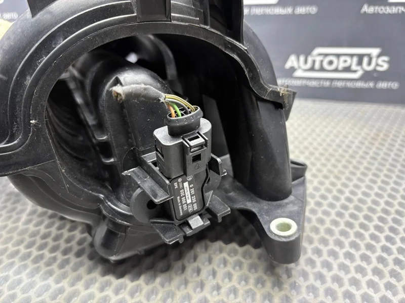 Впускной коллектор Volkswagen Golf ХЕТЧБЕК 1.4 BCA - миниатюра 8