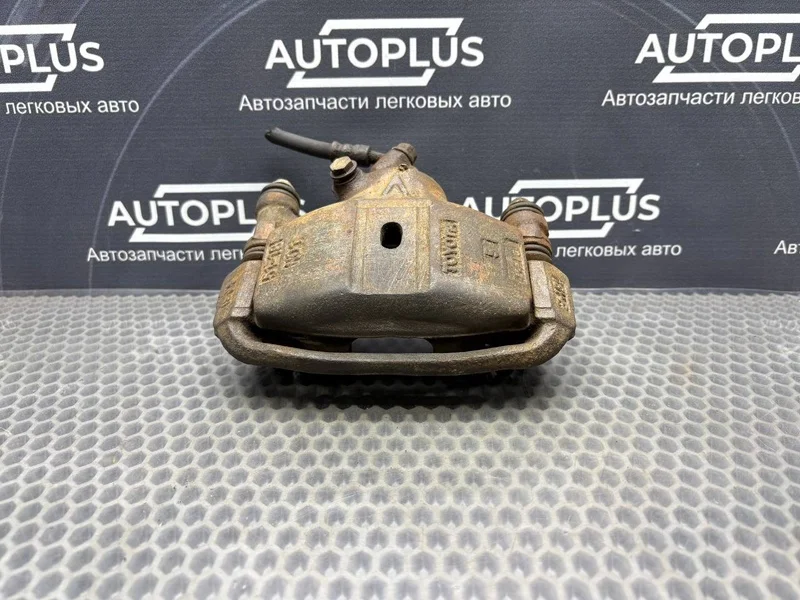 Суппорт тормозной передний правый Toyota Sprinter - миниатюра 2