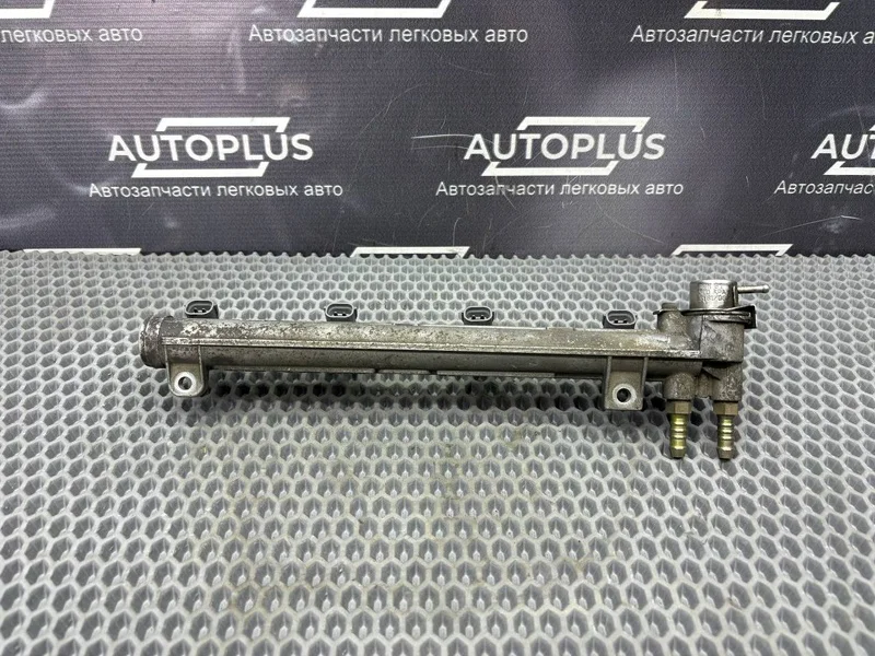 Топливная рампа Volkswagen Golf AKQ 1997-2006 - миниатюра 5