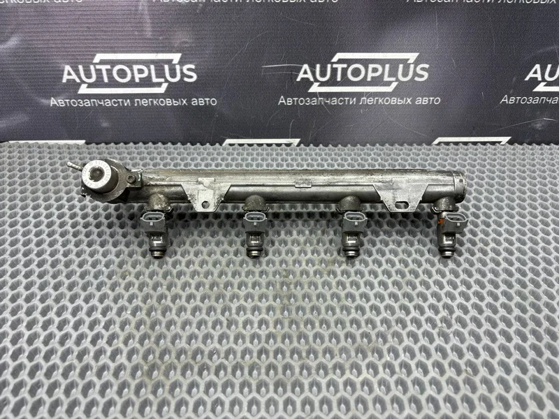 Топливная рампа Volkswagen Golf AKQ 1997-2006 - миниатюра 6
