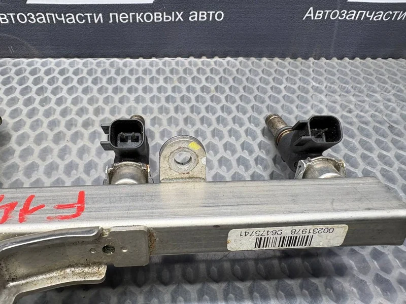 Топливная рампа Chevrolet Aveo T300 F14D4 - миниатюра 5